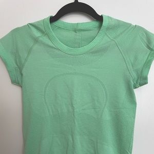 Lululemon bright green swiftly tee